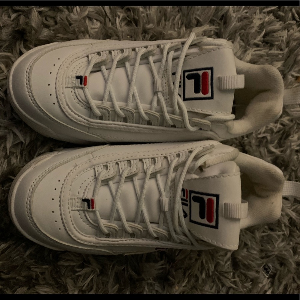White filas